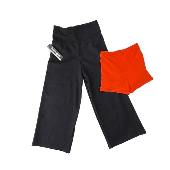 Body Wrappers 2 Pairs of Cropped Black Dance Pants Women’s Size Medium NWT New - Picture 2 of 5